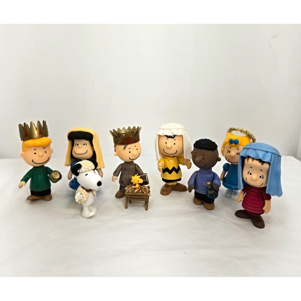 This is a Peanuts Christmas Nativity Pageant set 9 Pc
